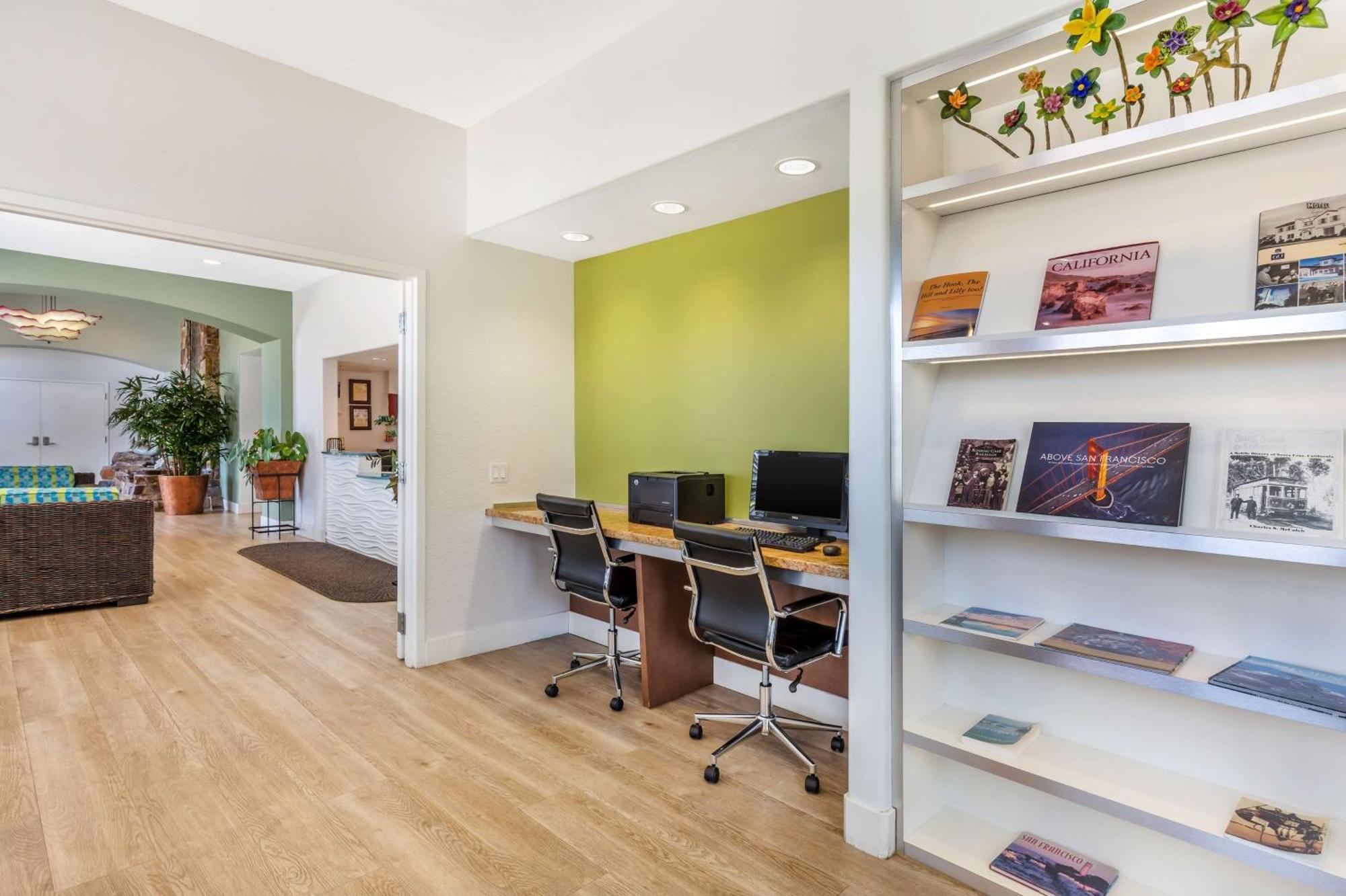Best Western Plus Capitola By-The-Sea Inn & Suites Esterno foto